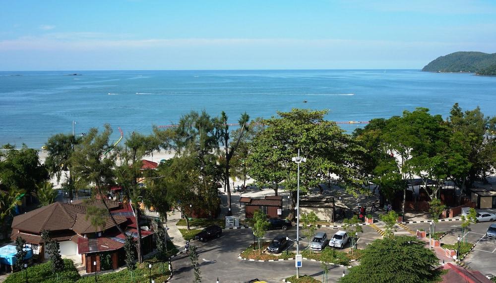 Langgura Baron Resort Pantai Cenang  Extérieur photo
