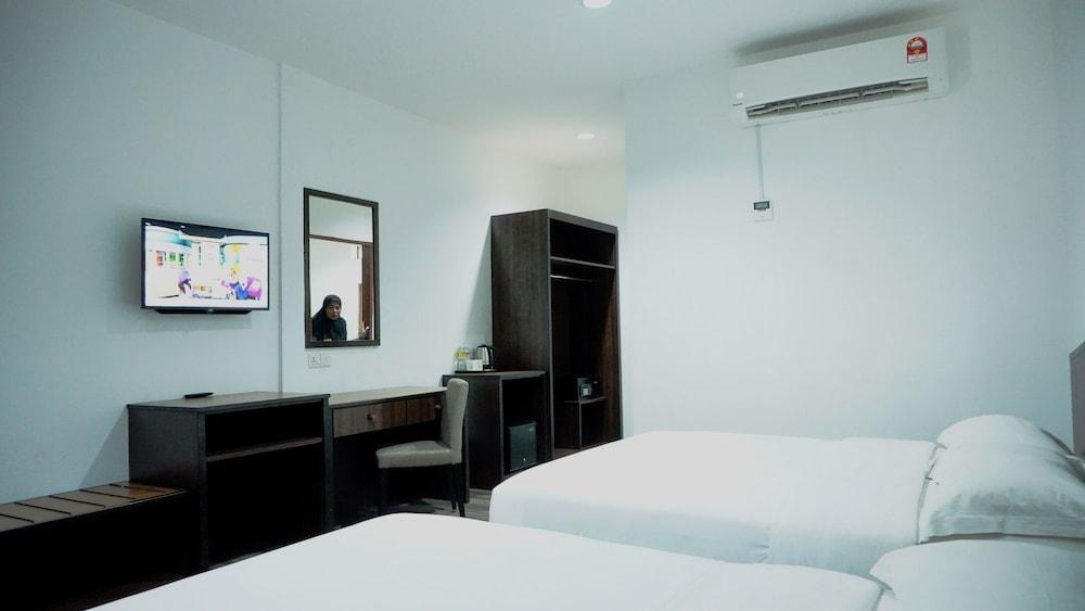 Langgura Baron Resort Pantai Cenang  Extérieur photo