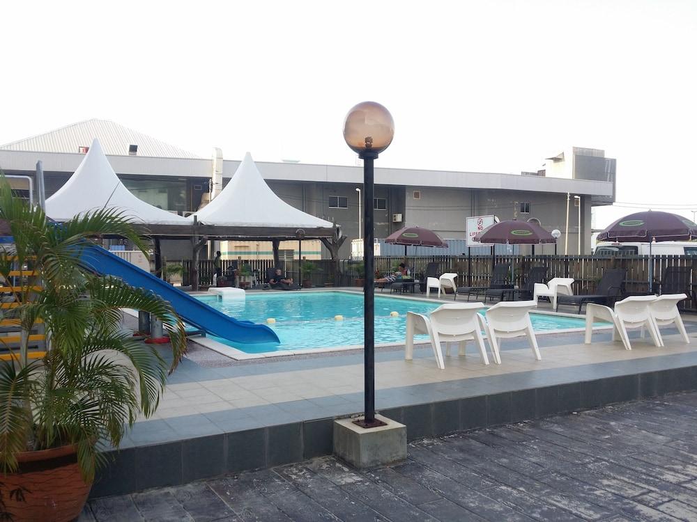 Langgura Baron Resort Pantai Cenang  Extérieur photo