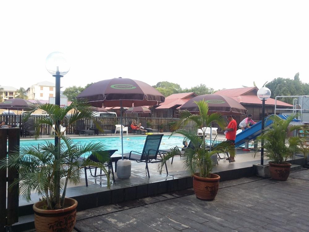 Langgura Baron Resort Pantai Cenang  Extérieur photo