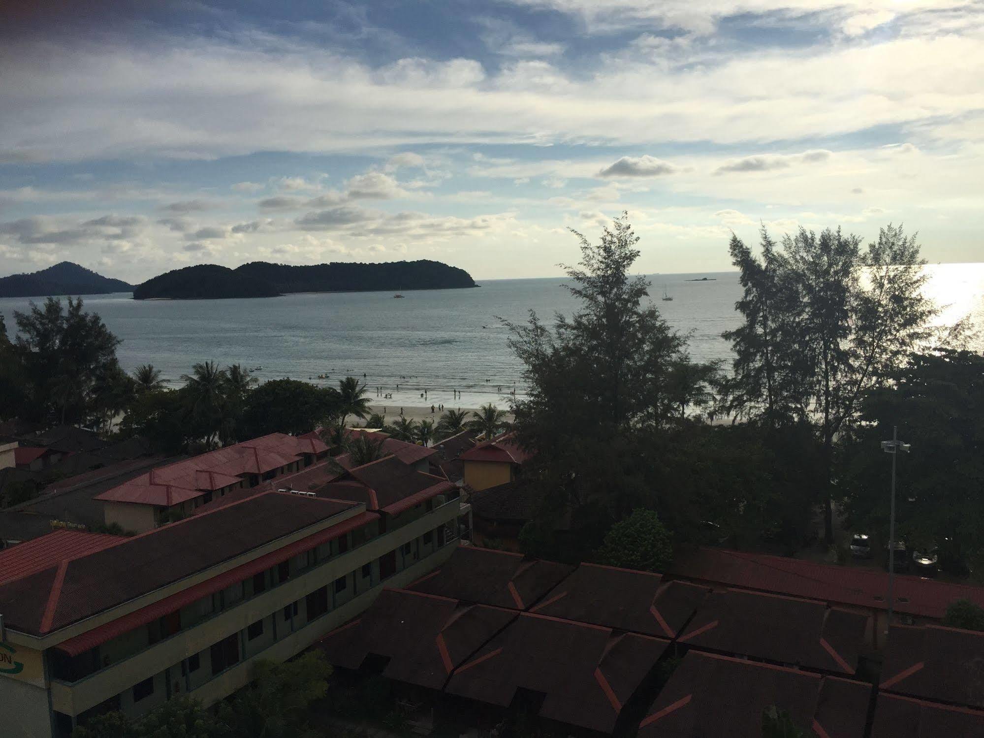 Langgura Baron Resort Pantai Cenang  Extérieur photo