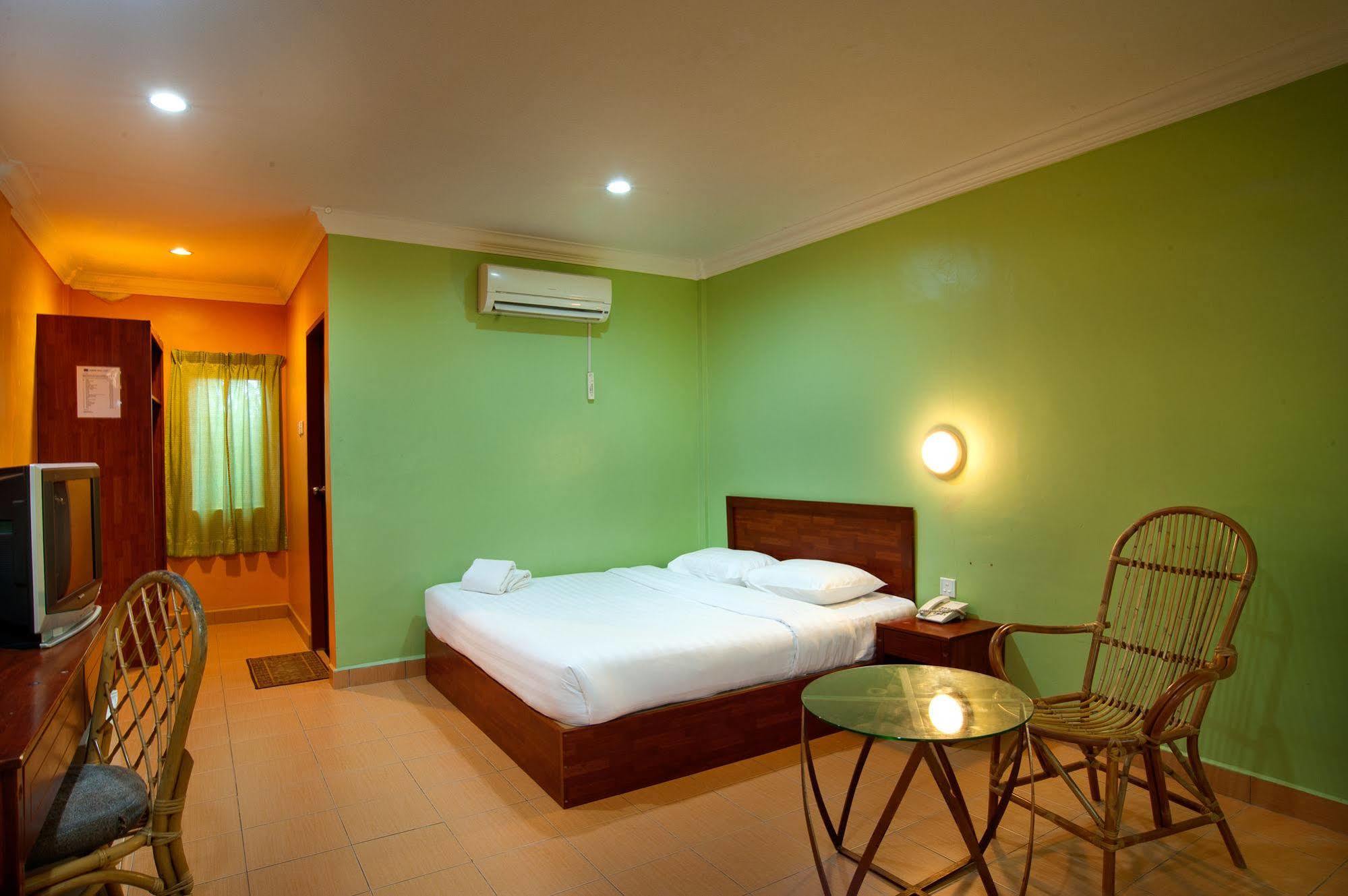 Langgura Baron Resort Pantai Cenang  Extérieur photo